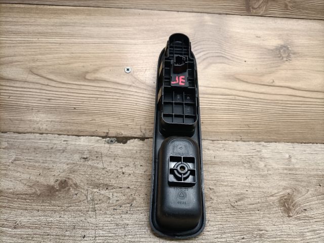 bontott PEUGEOT 307 Jobb első Ablakemelő Kapcsoló