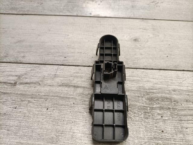 bontott PEUGEOT 307 Jobb első Ablakemelő Kapcsoló