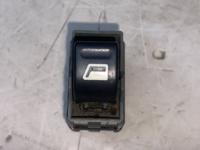 bontott PEUGEOT 307 Jobb első Ablakemelő Kapcsoló