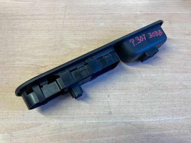 bontott PEUGEOT 307 Jobb első Ablakemelő Kapcsoló