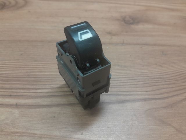 bontott PEUGEOT 307 Jobb első Ablakemelő Kapcsoló