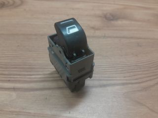 bontott PEUGEOT 307 Jobb első Ablakemelő Kapcsoló