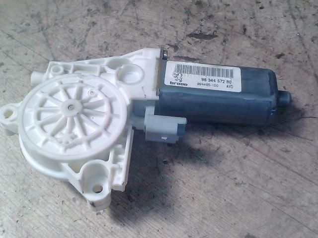 bontott PEUGEOT 307 Jobb első Ablakemelő Motor