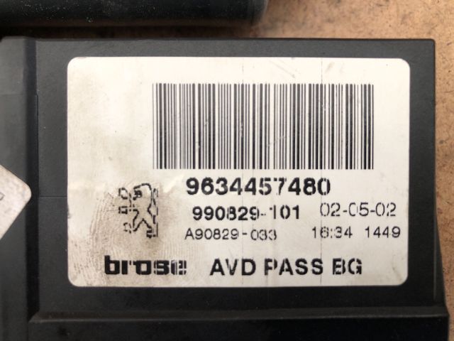 bontott PEUGEOT 307 Jobb első Ablakemelő Motor