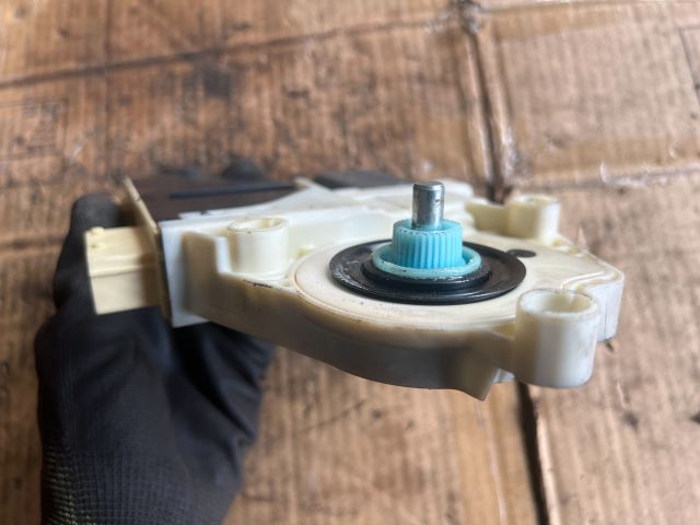 bontott PEUGEOT 307 Jobb első Ablakemelő Motor