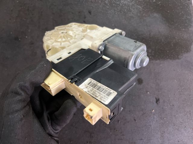 bontott PEUGEOT 307 Jobb első Ablakemelő Motor