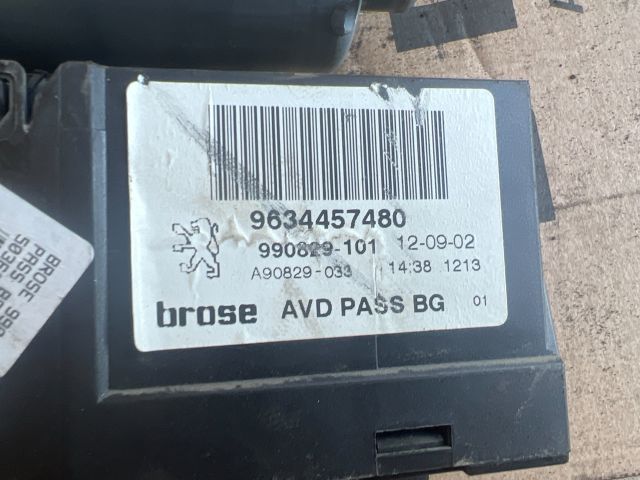 bontott PEUGEOT 307 Jobb első Ablakemelő Motor