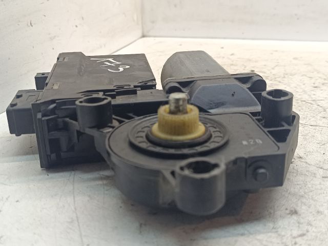 bontott PEUGEOT 307 Jobb első Ablakemelő Motor