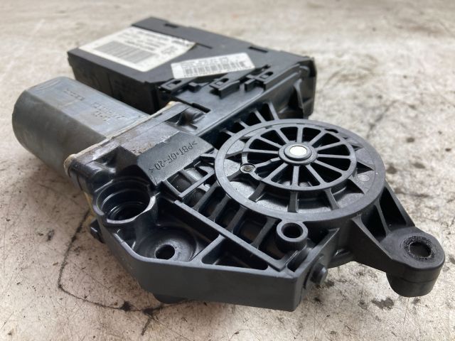 bontott PEUGEOT 307 Jobb első Ablakemelő Motor