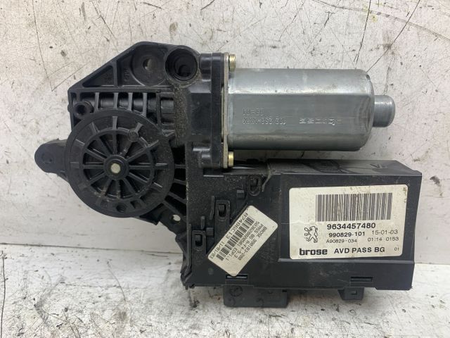 bontott PEUGEOT 307 Jobb első Ablakemelő Motor