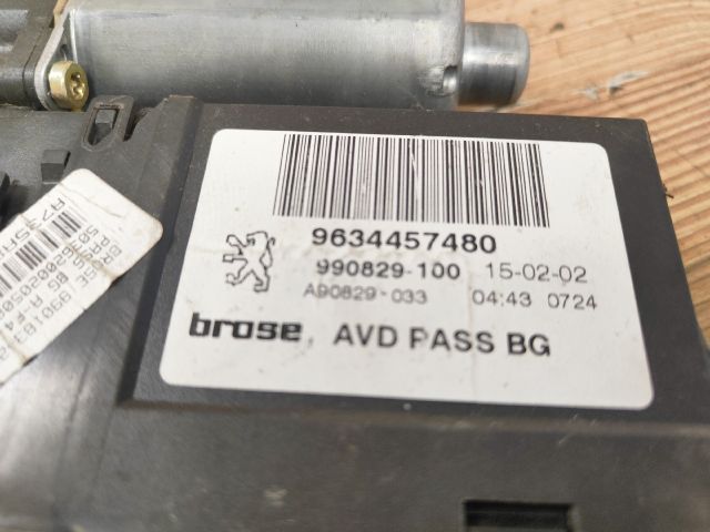 bontott PEUGEOT 307 Jobb első Ablakemelő Motor