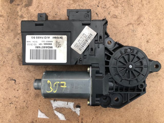 bontott PEUGEOT 307 Jobb első Ablakemelő Motor
