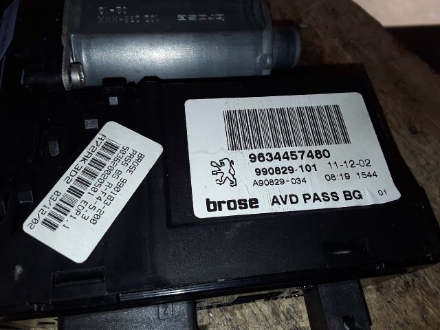 bontott PEUGEOT 307 Jobb első Ablakemelő Motor
