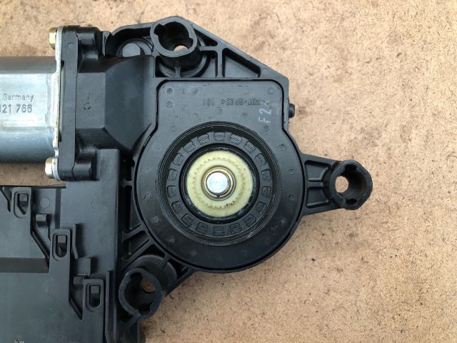 bontott PEUGEOT 307 Jobb első Ablakemelő Motor