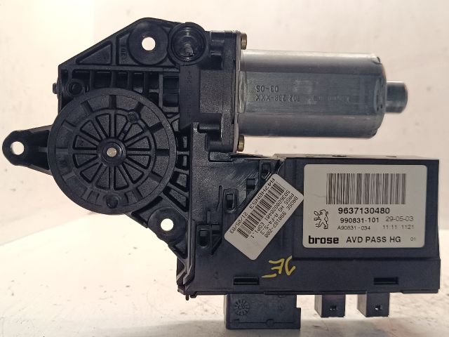 bontott PEUGEOT 307 Jobb első Ablakemelő Motor