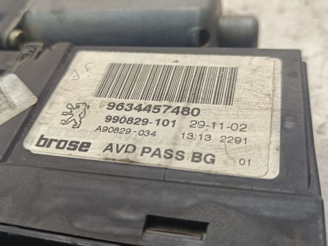 bontott PEUGEOT 307 Jobb első Ablakemelő Motor