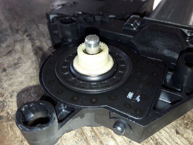 bontott PEUGEOT 307 Jobb első Ablakemelő Motor