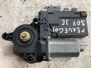 bontott PEUGEOT 307 Jobb első Ablakemelő Motor