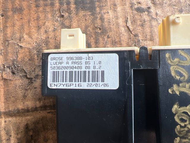 bontott PEUGEOT 307 Jobb első Ablakemelő Motor