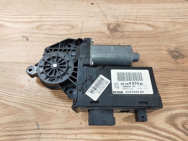 bontott PEUGEOT 307 Jobb első Ablakemelő Motor