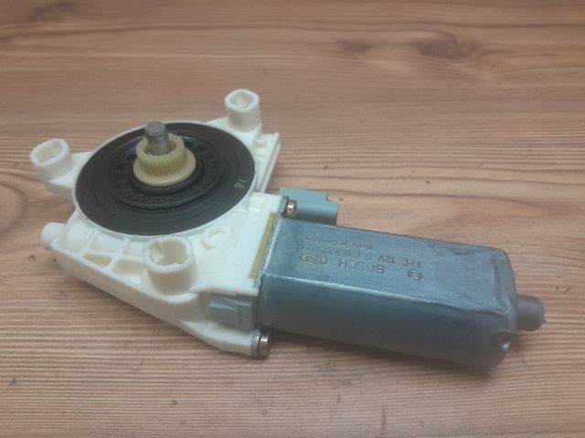 bontott PEUGEOT 307 Jobb első Ablakemelő Motor