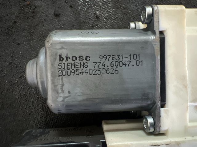 bontott PEUGEOT 307 Jobb első Ablakemelő Motor