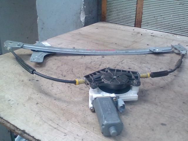 bontott PEUGEOT 307 Jobb első Ablakemelő Szerkezet (Elektromos)