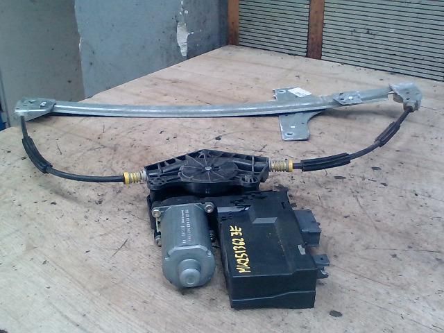 bontott PEUGEOT 307 Jobb első Ablakemelő Szerkezet (Elektromos)