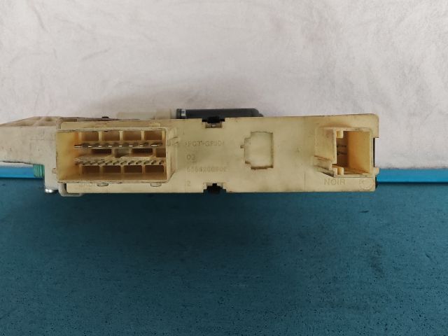 bontott PEUGEOT 307 Jobb első Ablakemelő Szerkezet (Elektromos)