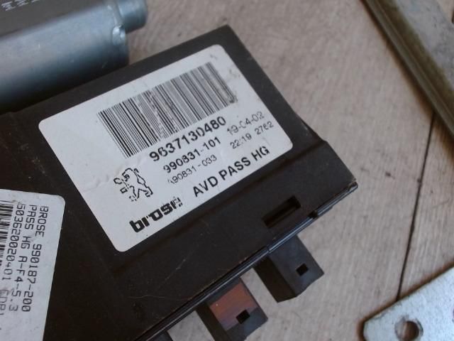 bontott PEUGEOT 307 Jobb első Ablakemelő Szerkezet (Elektromos)