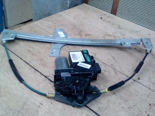bontott PEUGEOT 307 Jobb első Ablakemelő Szerkezet (Elektromos)