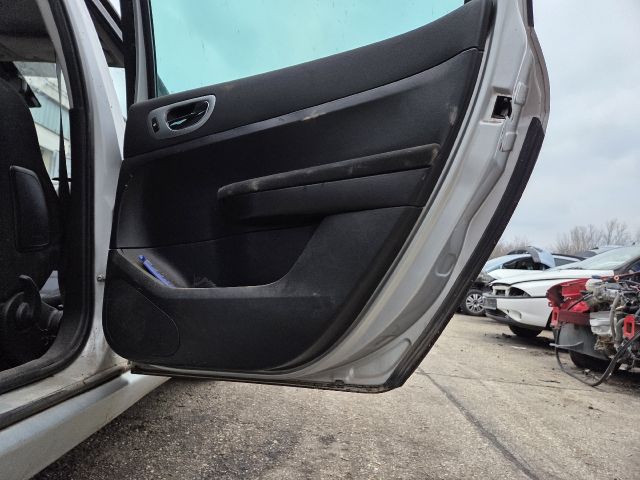 bontott PEUGEOT 307 Jobb első Ajtó (Részeivel)