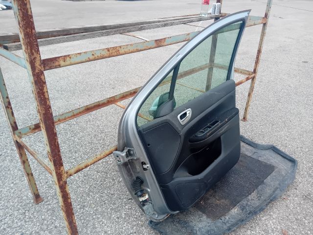 bontott PEUGEOT 307 Jobb első Ajtó (Részeivel)