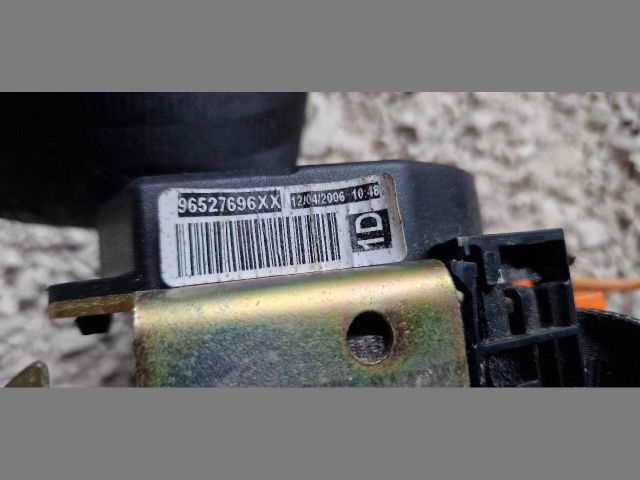 bontott PEUGEOT 307 Jobb első Biztonsági Öv