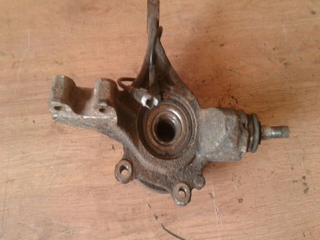 bontott PEUGEOT 307 Jobb első Csonkállvány Kerékaggyal