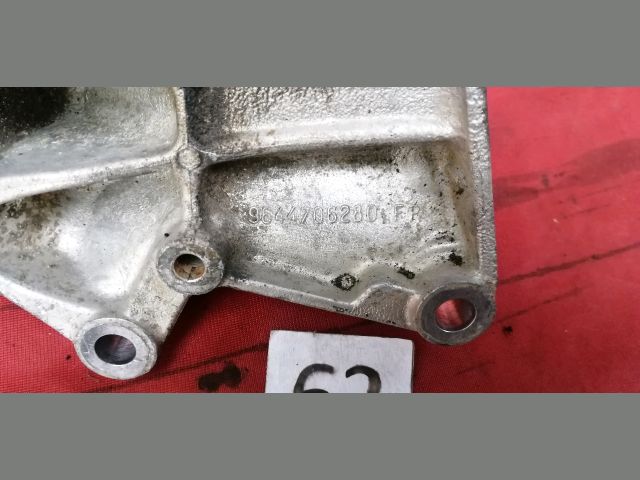 bontott PEUGEOT 307 Jobb első Féltengely Tartó