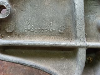 bontott PEUGEOT 307 Jobb első Féltengely Tartó