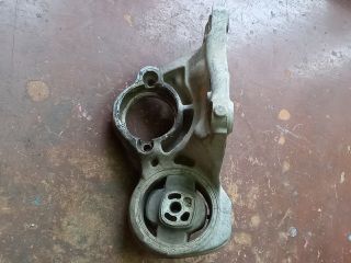 bontott PEUGEOT 307 Jobb első Féltengely Tartó