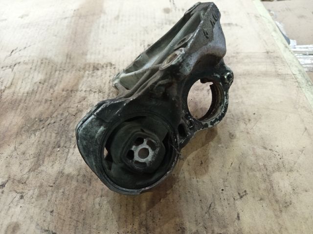 bontott PEUGEOT 307 Jobb első Féltengely Tartó