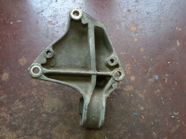 bontott PEUGEOT 307 Jobb első Féltengely Tartó