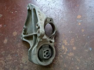 bontott PEUGEOT 307 Jobb első Féltengely Tartó