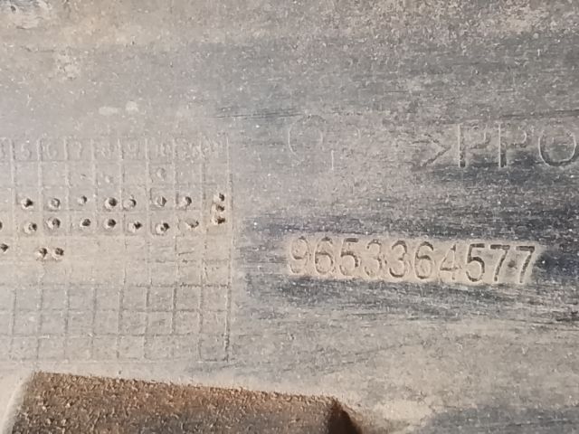 bontott PEUGEOT 307 Jobb első Sárvédő