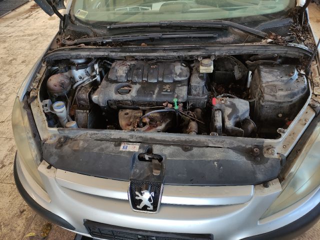 bontott PEUGEOT 307 Jobb első Sárvédő