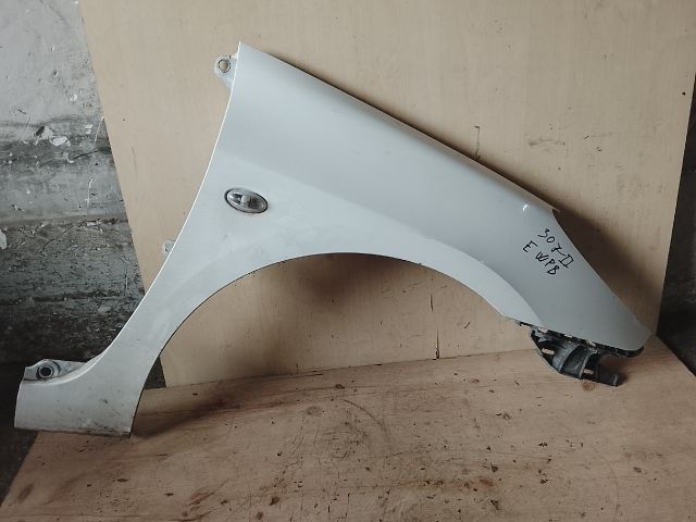 bontott PEUGEOT 307 Jobb első Sárvédő
