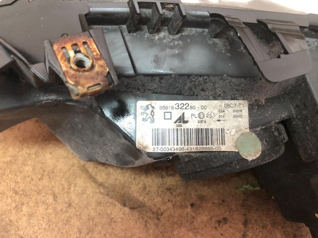 bontott PEUGEOT 307 Jobb Fényszóró