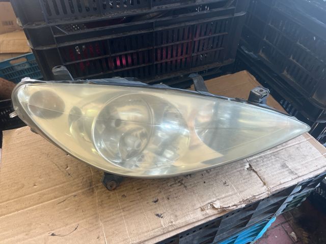 bontott PEUGEOT 307 Jobb Fényszóró
