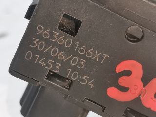 bontott PEUGEOT 307 Jobb hátsó Ablakemelő Kapcsoló