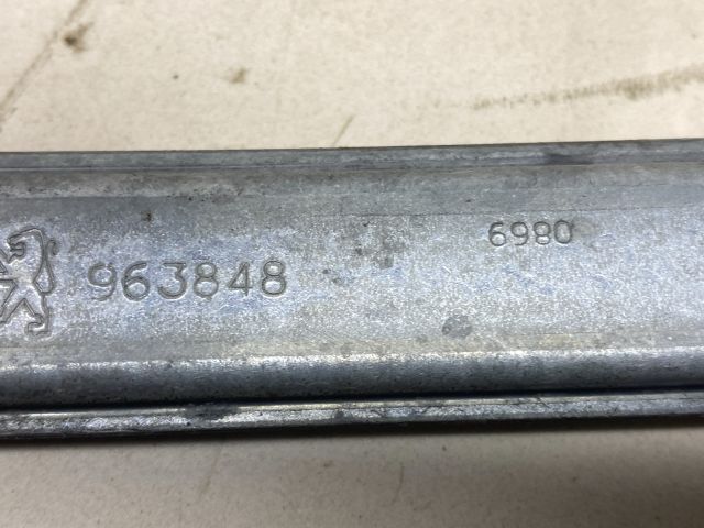 bontott PEUGEOT 307 Jobb hátsó Ablakemelő Szerkezet (Mechanikus)