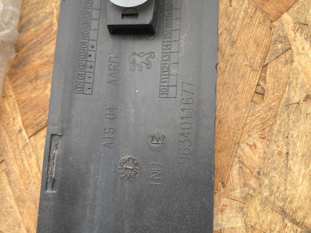 bontott PEUGEOT 307 Jobb hátsó Ajtó Díszléc