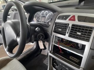 bontott PEUGEOT 307 Jobb hátsó Ajtó Kárpit